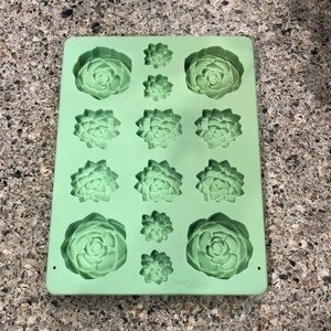 Wilton Succulents Candy Mould, Silicone, Mint, 14 Holes